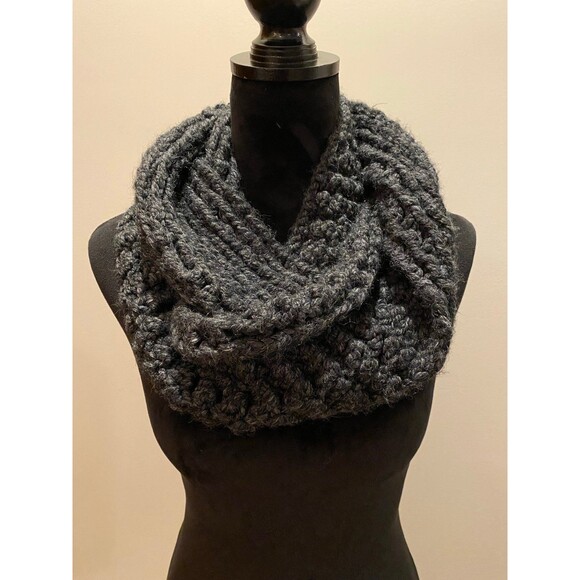 Infinity Handmade Scarf  Heavy Weave Very Warm Versatile Gray Color Beautiful ! - Picture 1 of 6